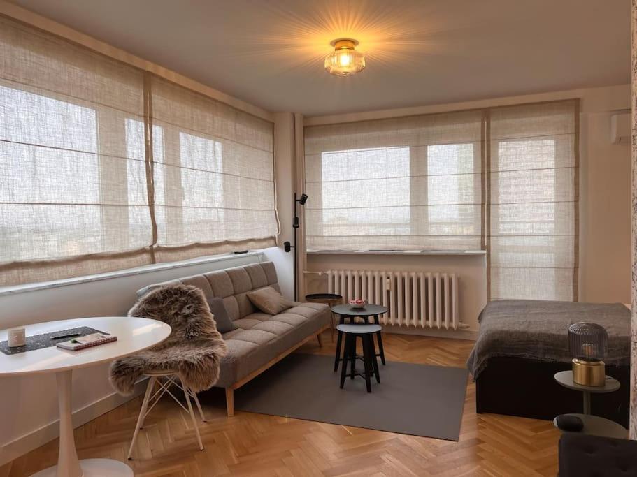 Apartment Panorama At Sky